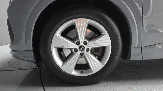 Audi Q4 e- (F4) 40 2023 5