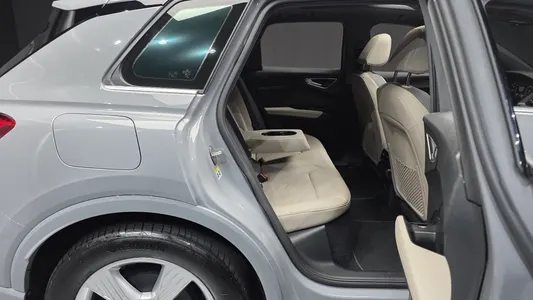 Audi Q4 e- (F4) 40 2023 11