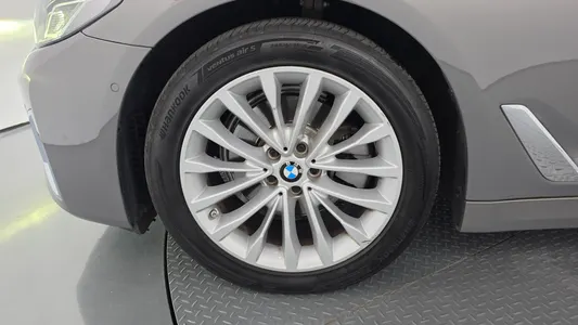 BMW 5 Series (G30) 520i 2021 5