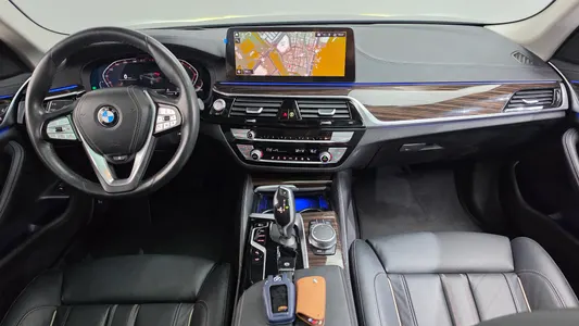 BMW 5 Series (G30) 520i 2021 7