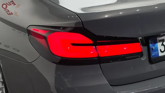 BMW 5 Series (G30) 520i 2021 23