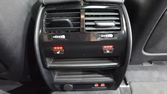 BMW 5 Series (G30) 520i 2021 35