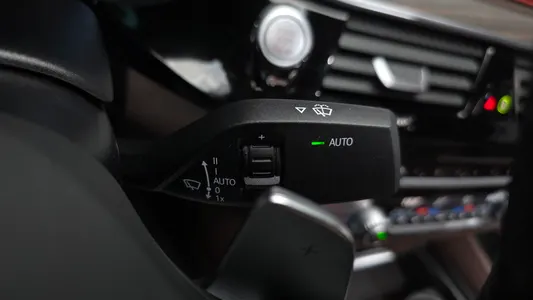 BMW 5 Series (G30) 530i M 2019 32