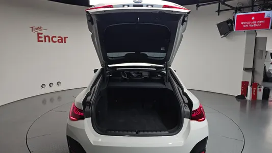 BMW i4 eDrive40 M 2025 19