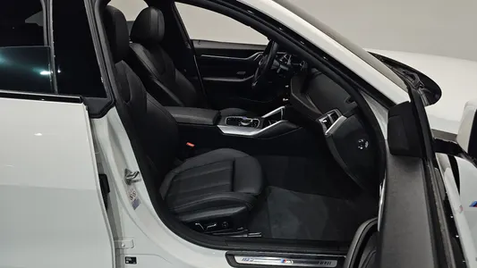 BMW i4 eDrive40 M 2025 26