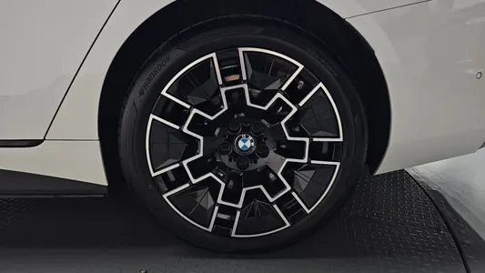 BMW i4 eDrive40 M 2025 21