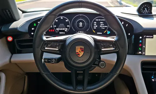 Porsche 타이칸 2022 10