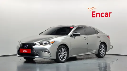 Lexus ES300h 2016