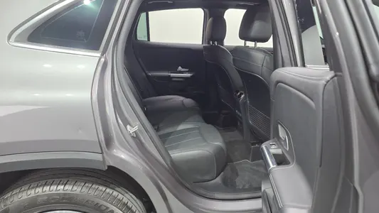 Mercedes-Benz GLA-Class H247 GLA220 2021 11