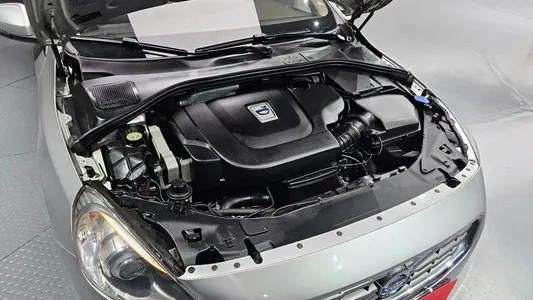 Volvo S60 D5 2011 6