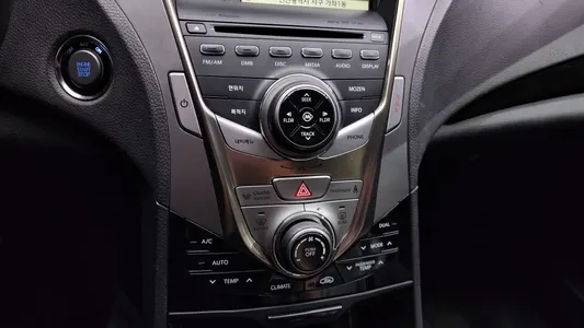 Hyundai Grandeur HG HG300 2012 17