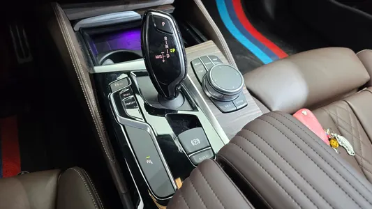 BMW 5 Series (G30) 520i M 2020 9