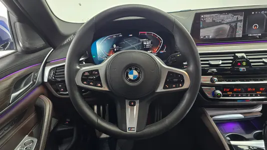 BMW 5 Series (G30) 520i M 2020 13