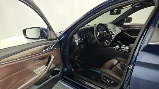 BMW 5 Series (G30) 520i M 2020 10