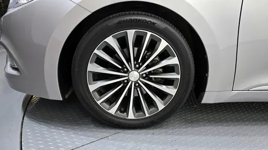 Hyundai Grandeur HG HG240 2013 5