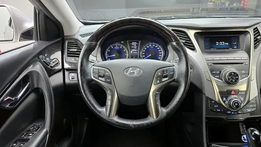 Hyundai Grandeur HG HG240 2013 13
