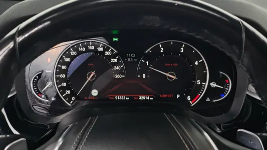 BMW 5 Series (G30) 520d M 2017 8