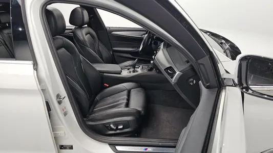 BMW 5 Series (G30) 520d M 2017 12