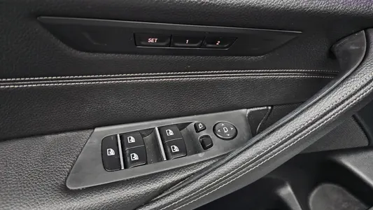 BMW 5 Series (G30) 520d M 2017 13