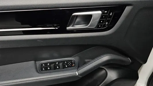 Porsche (PO536) 3.0 2020 19
