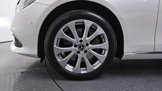 Mercedes-Benz E-Class W213 E300 4MATIC 2017 5