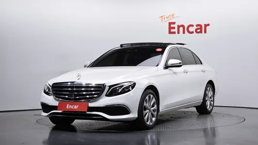 Mercedes-Benz E-Class W213 E300 4MATIC 2017