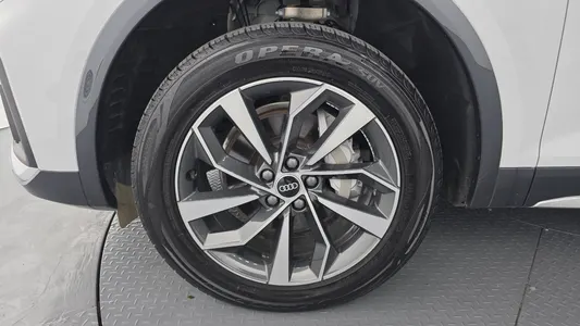 Audi Q5 (FY) 40 TDI 2021 5