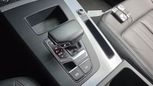 Audi Q5 (FY) 40 TDI 2021 9