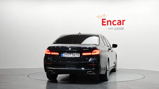 BMW 5 Series (G30) 520i 2023 4