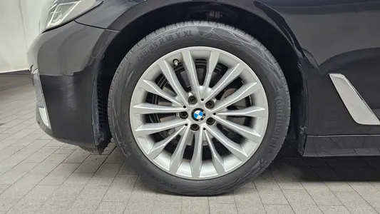 BMW 5 Series (G30) 520i 2023 5