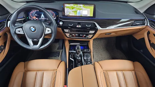 BMW 5 Series (G30) 520i 2023 7