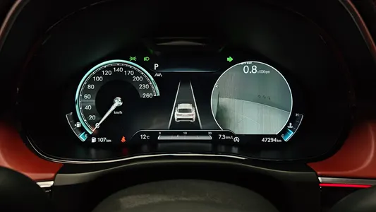 Genesis GV70 2.5T AWD 2021 8