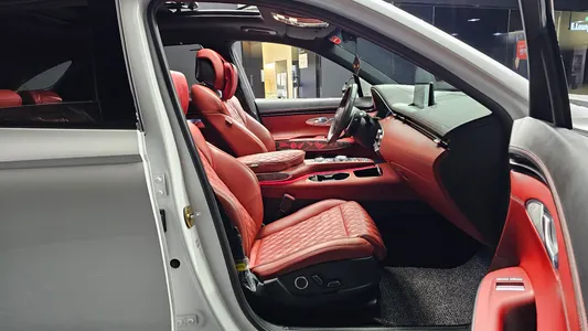 Genesis GV70 2.5T AWD 2021 10