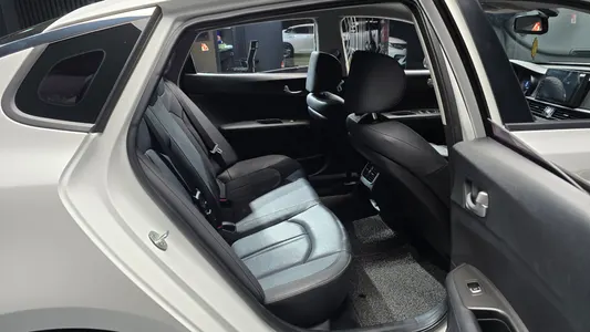 Kia K5 2 2.0 2018 12
