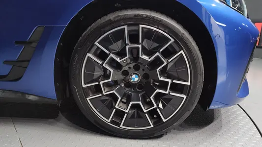 BMW i4 eDrive40 M 2025 5