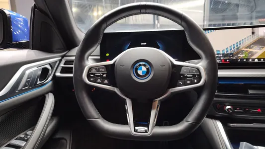 BMW i4 eDrive40 M 2025 13