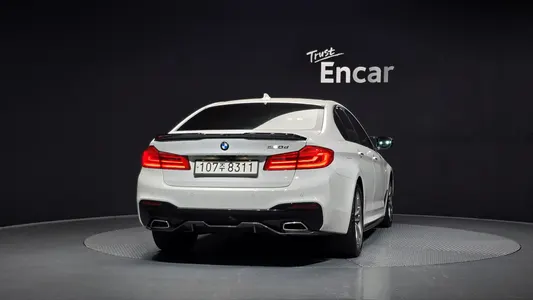 BMW 5 Series (G30) 520d M 2017 4