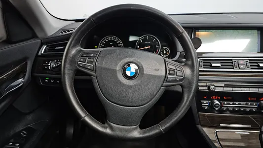BMW 7 Series (F01) 730d xDrive 2014 13