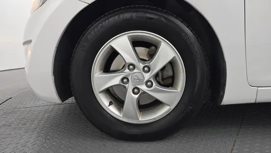 Hyundai MD M16 GDI 2010 5
