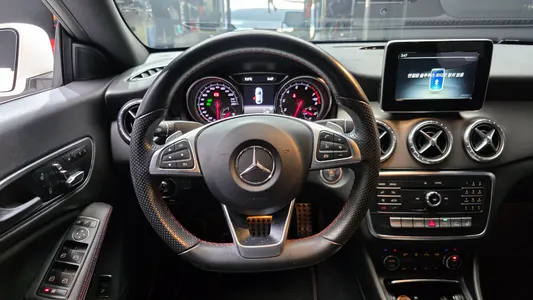 Mercedes-Benz CLA-Class C117 CLA220 AMG Line 2018 13