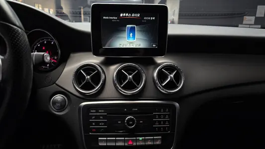 Mercedes-Benz CLA-Class C117 CLA220 AMG Line 2018 14