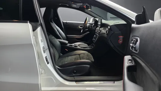 Mercedes-Benz CLA-Class C117 CLA220 AMG Line 2018 10