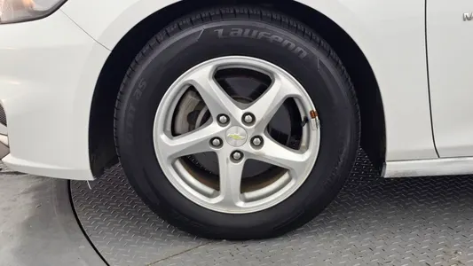 Chevrolet 말리부 1.5 LS 2017 5