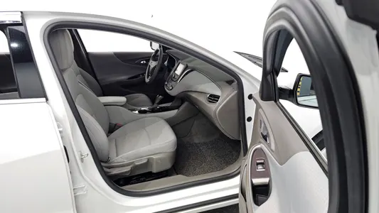 Chevrolet 말리부 1.5 LS 2017 11