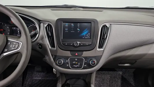 Chevrolet 말리부 1.5 LS 2017 14