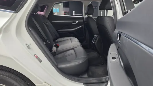 Hyundai (DN8) 2.0 2020 12