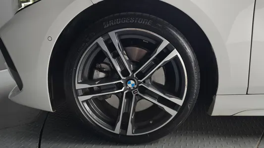 BMW 1 Series (F40) 120i M 2022 5