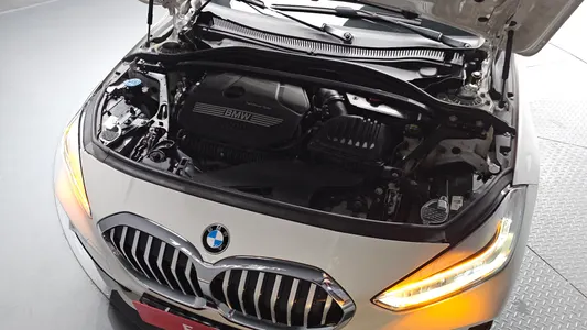 BMW 1 Series (F40) 120i M 2022 6