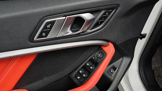 BMW 1 Series (F40) 120i M 2022 17