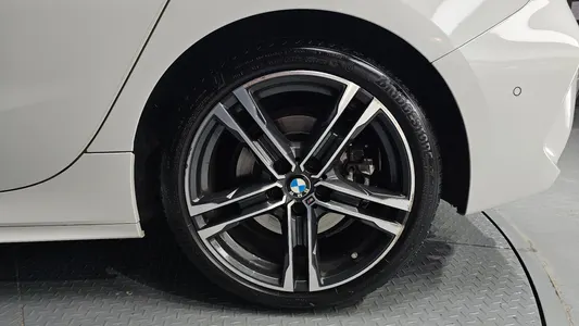 BMW 1 Series (F40) 120i M 2022 21